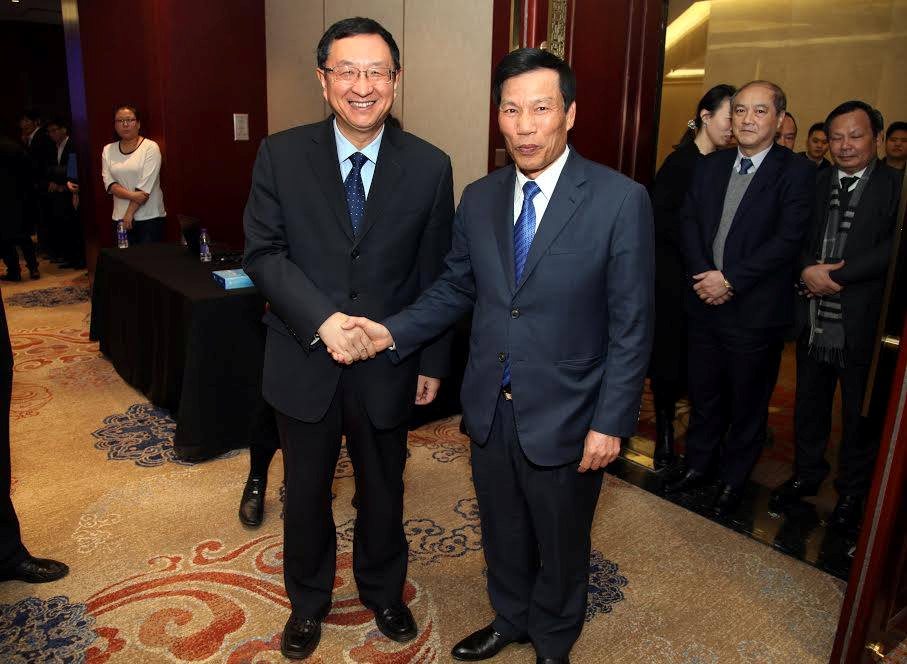  Bộ trưởng Bộ VHTTDL Việt Nam Nguyễn Ngọc Thiện thăm và làm việc với Bộ trưởng Bộ Văn hóa Trung Quốc Lạc Thụ Cương (Ảnh: Cục Hợp tác Quốc tế, Bộ VHTTDL)